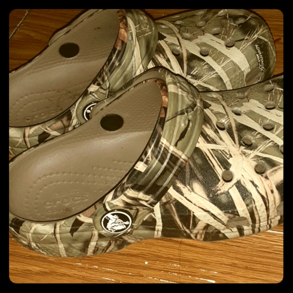 Toddlers camouflage crocks